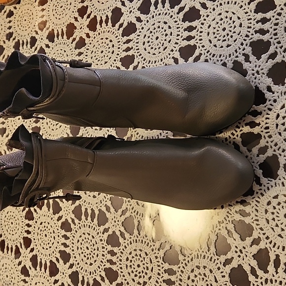 Conviction boots - Picture 3 of 7